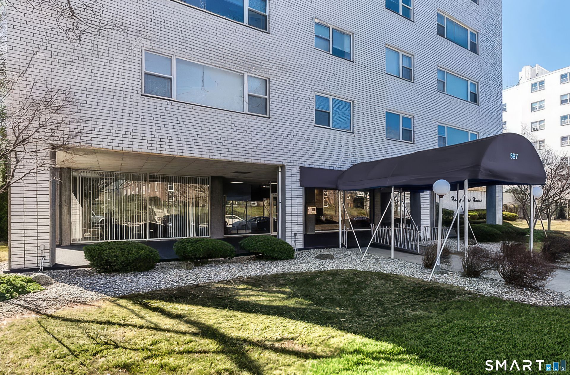 889 Farmington, Unit 3F, West Hartford, CT 06119 Main Photo