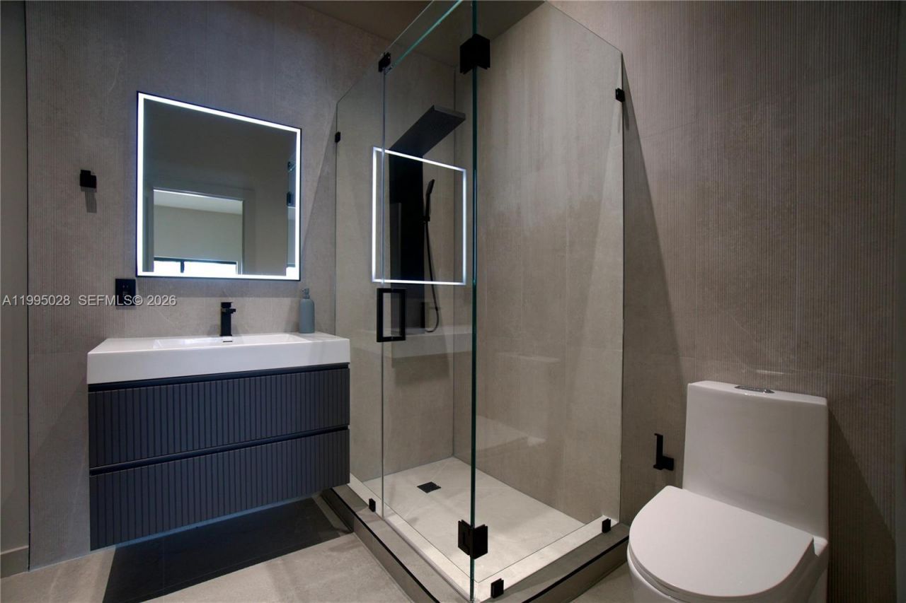 2155 SW 25th Ter , Miami, FL 33133 Photo