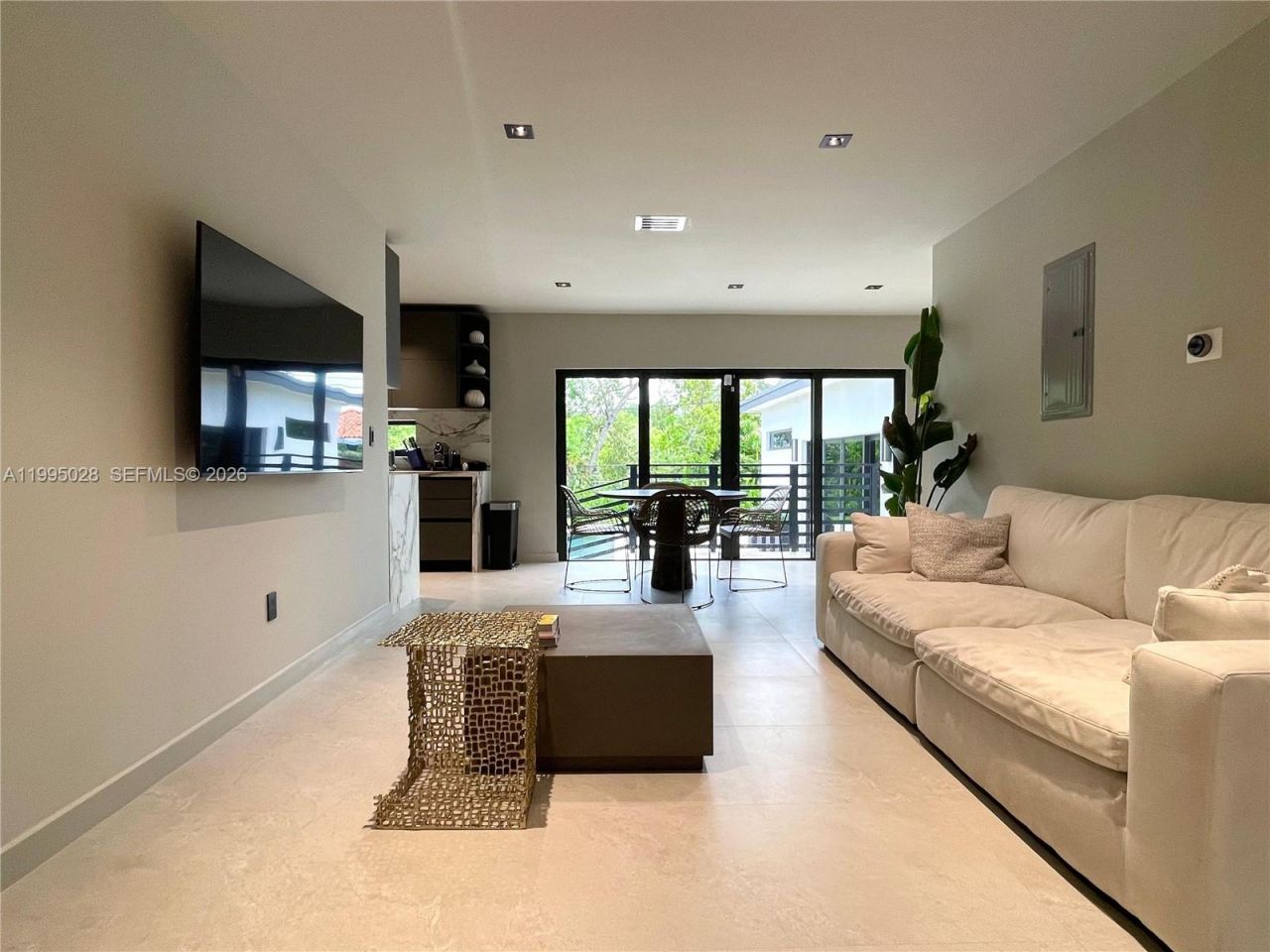 2155 SW 25th Ter, Miami, FL 33133 Photo