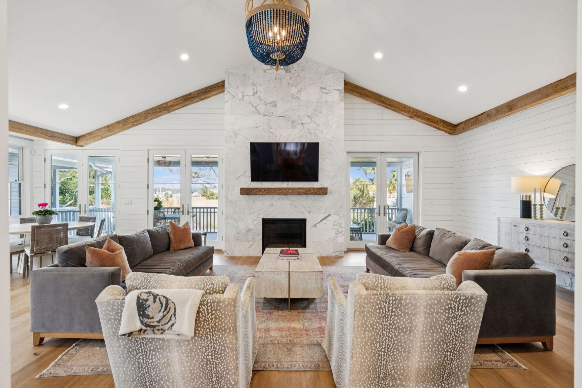 212 Live Oak Drive Photo 9