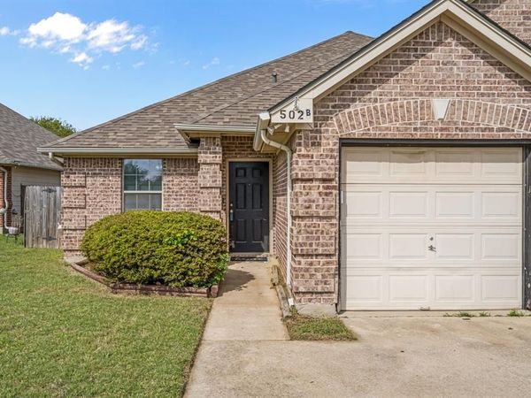 502 S Main Street, Unit B, Aubrey, TX 76227