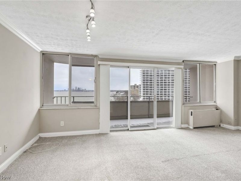 12900 Lake Avenue, Unit 926, Lakewood, OH 44107 Photo 9