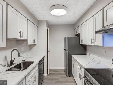 5300 HOLMES RUN PARKWAY, Unit 212, ALEXANDRIA, VA 22304