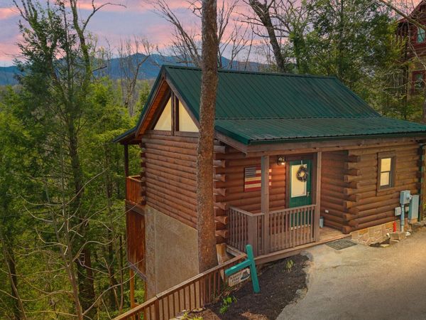 1751 Mountain Shadows Way, Gatlinburg, TN 37738