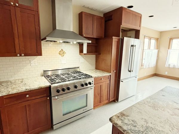 2133 W Grace Street, Unit 2, Chicago, IL 60618