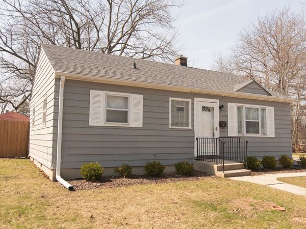1068 Leith Avenue , Waukegan, IL 60085