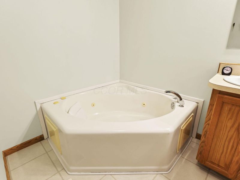 35680 Township Road 72 , Frazeysburg, OH 43822 Photo 28