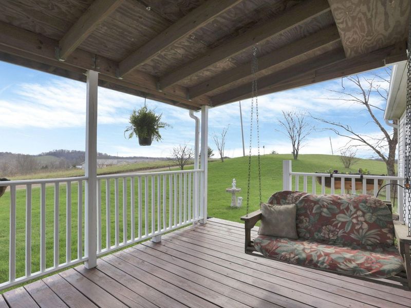 35680 Township Road 72 , Frazeysburg, OH 43822 Photo 5