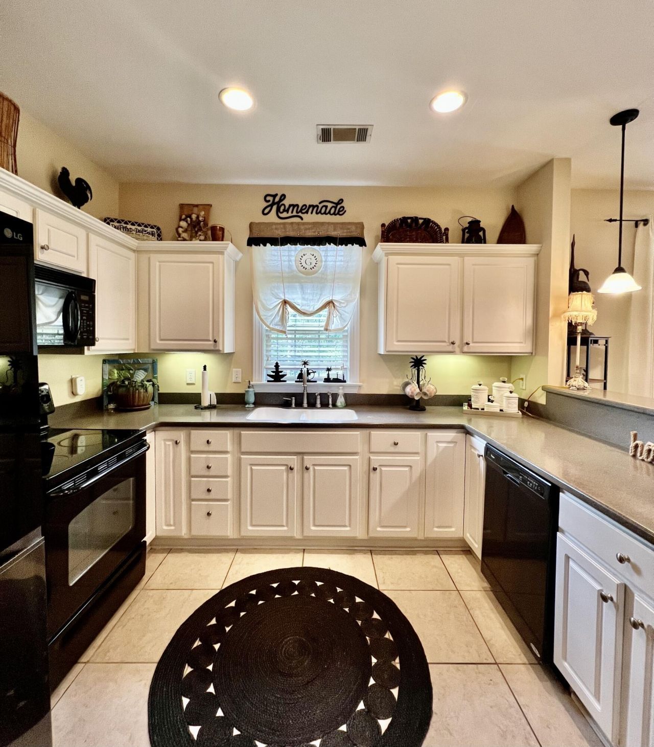 121 Ballard Lane Photo 4