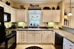 121 Ballard Lane photo 4