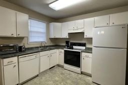 358 Railroad Avenue  photo 4