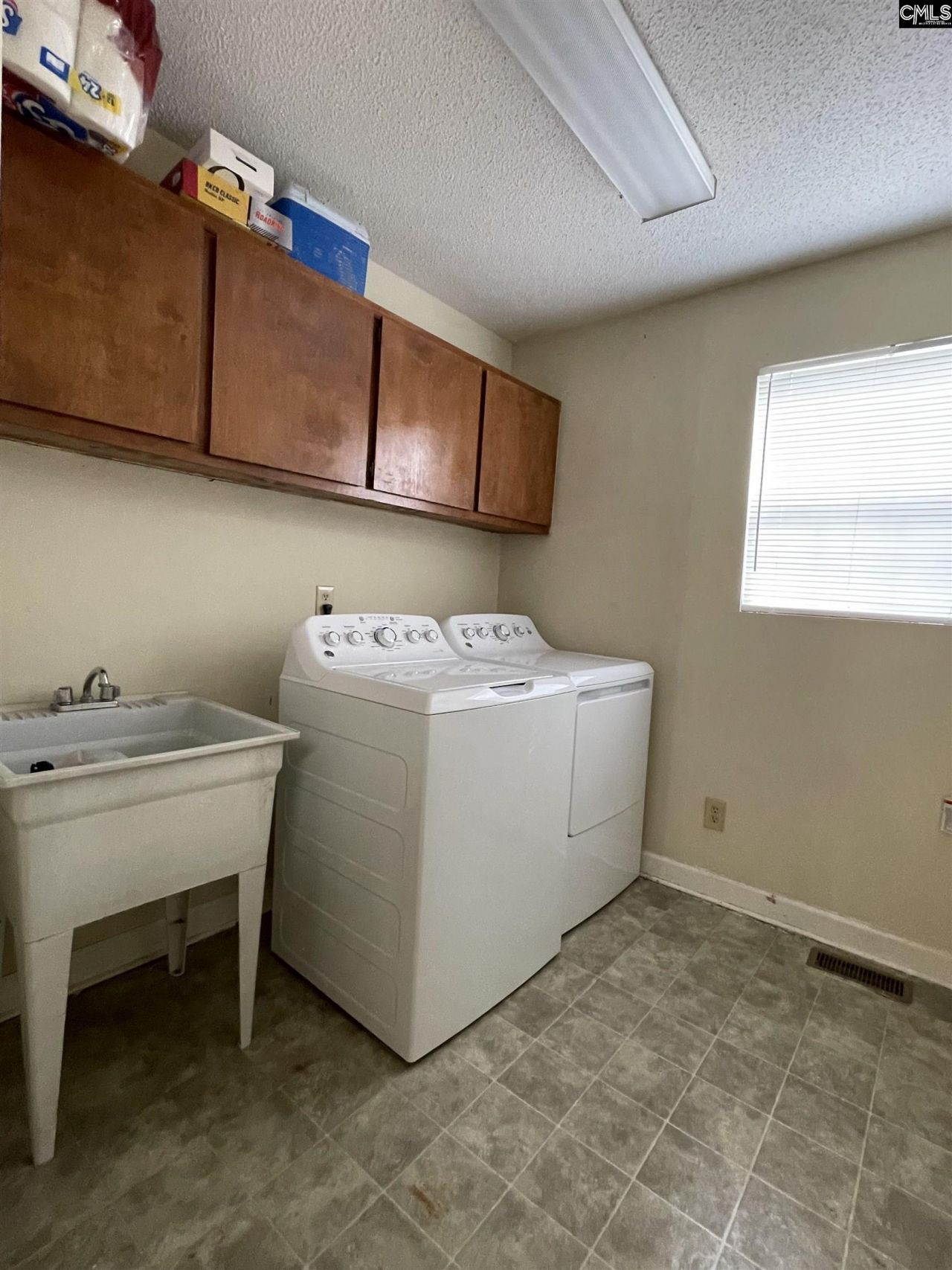 358 Railroad Avenue  Photo 6