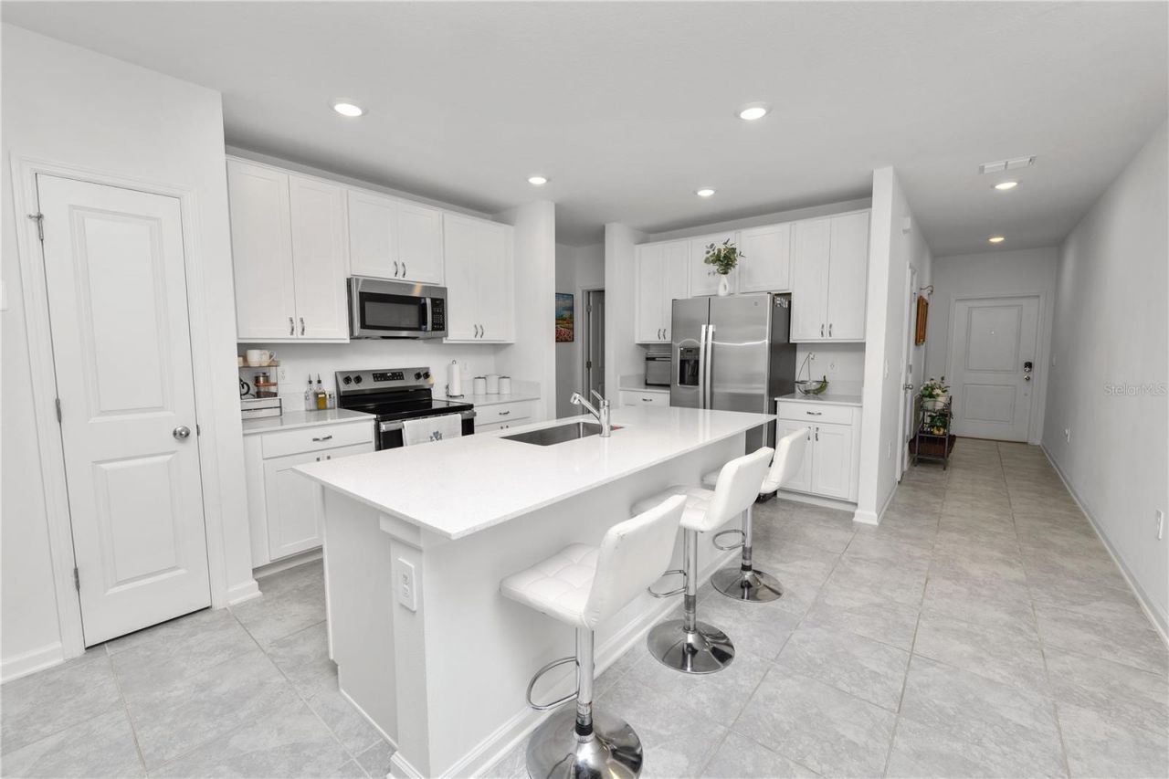 1740 White Water Court , Davenport, FL 33837 Photo