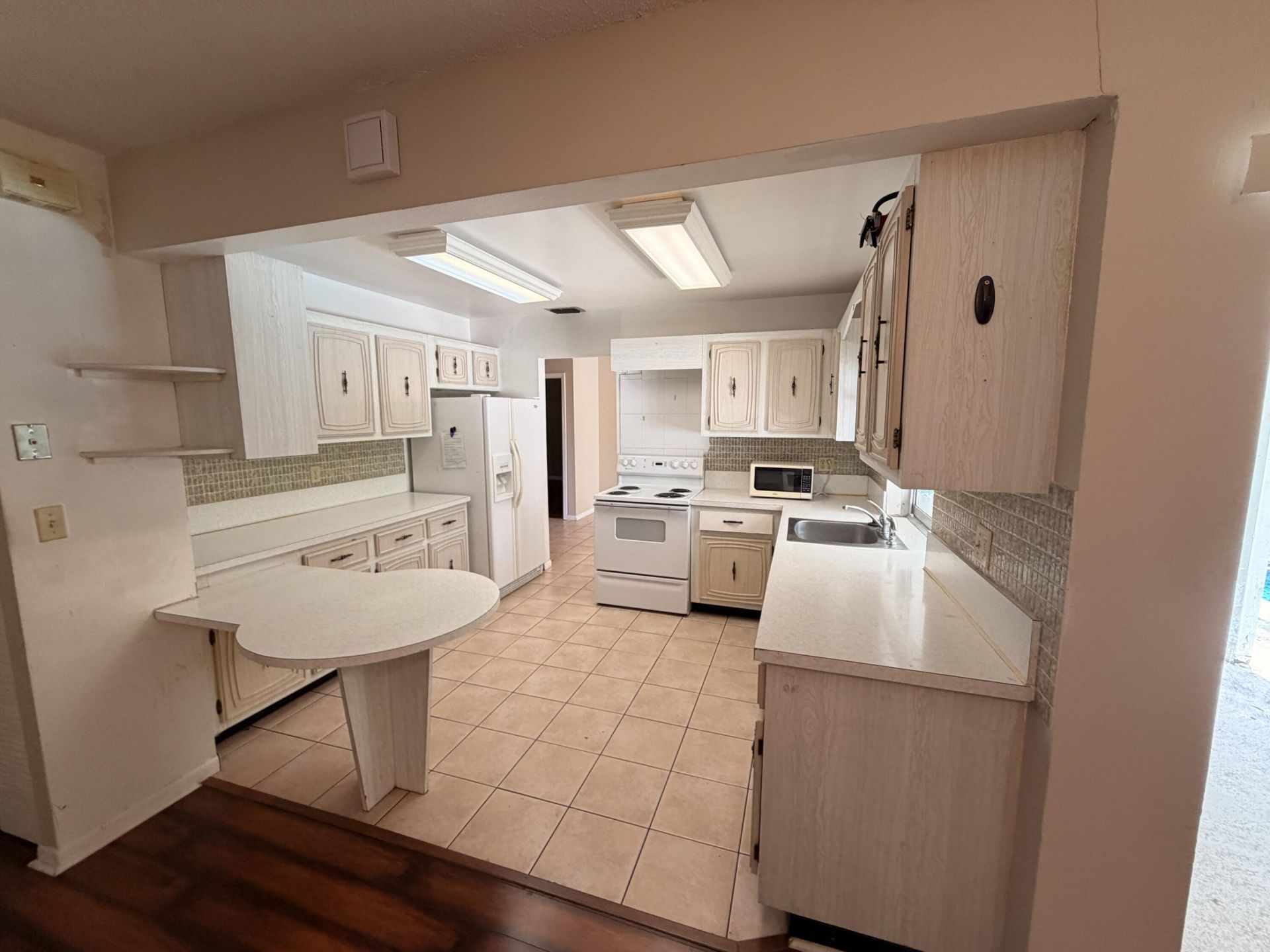 8300 SW 26th Place, Davie, FL 33328 Photo