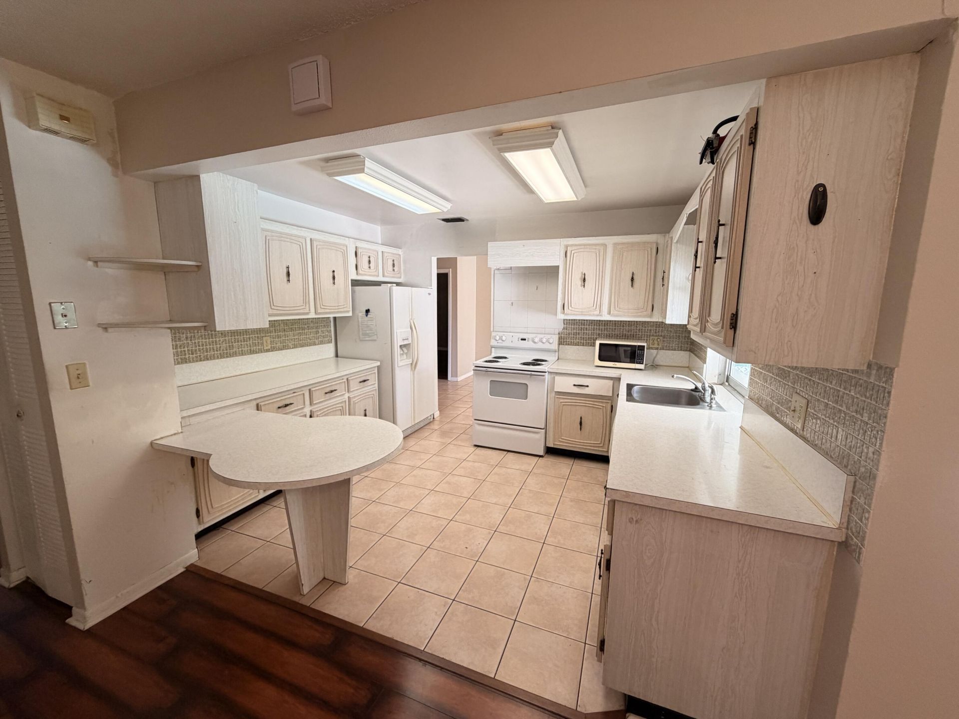 8300 SW 26th Place, Davie, FL 33328 Photo