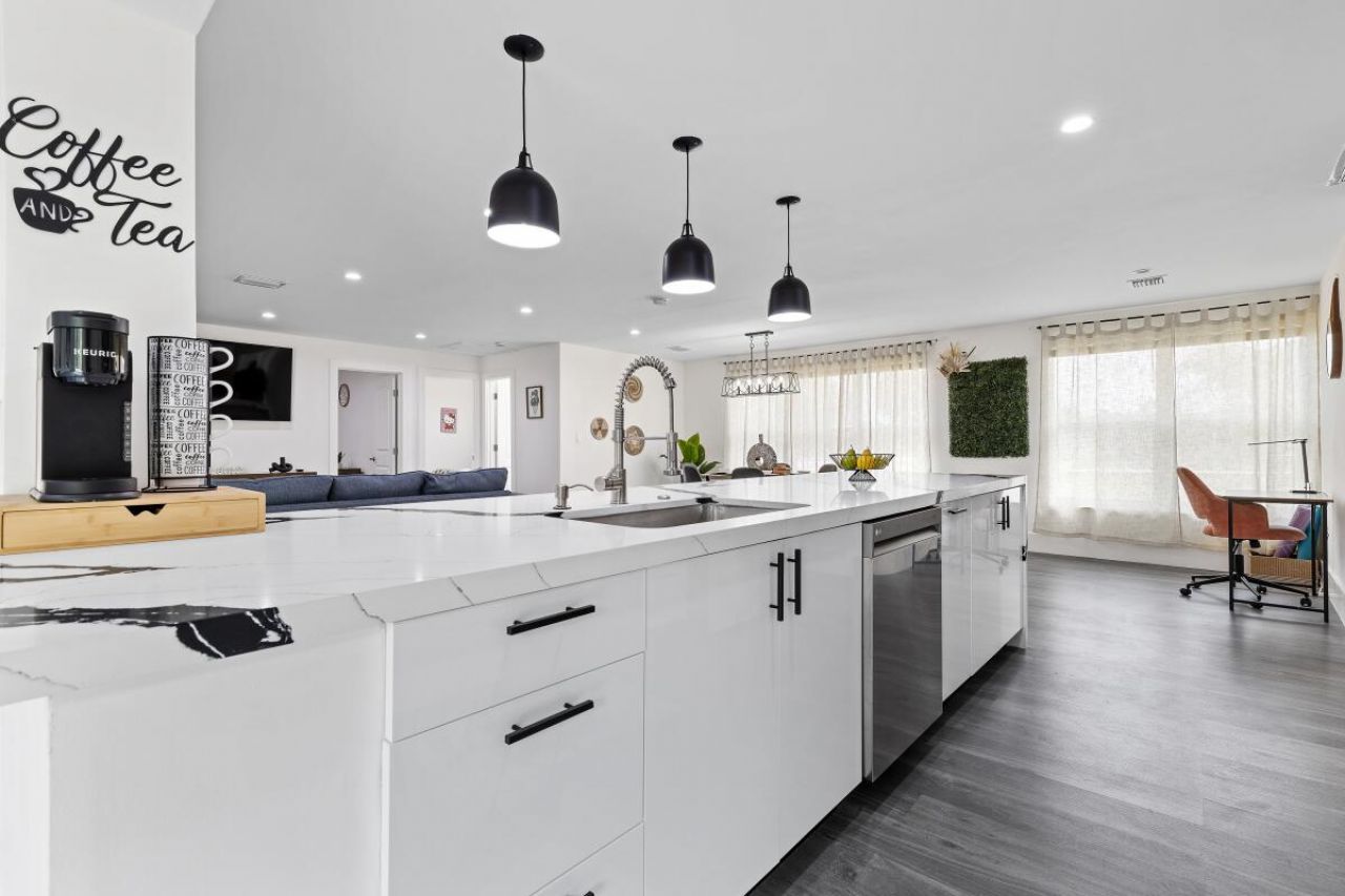 1456 Cross Way, West Palm Beach, FL 33401 Photo