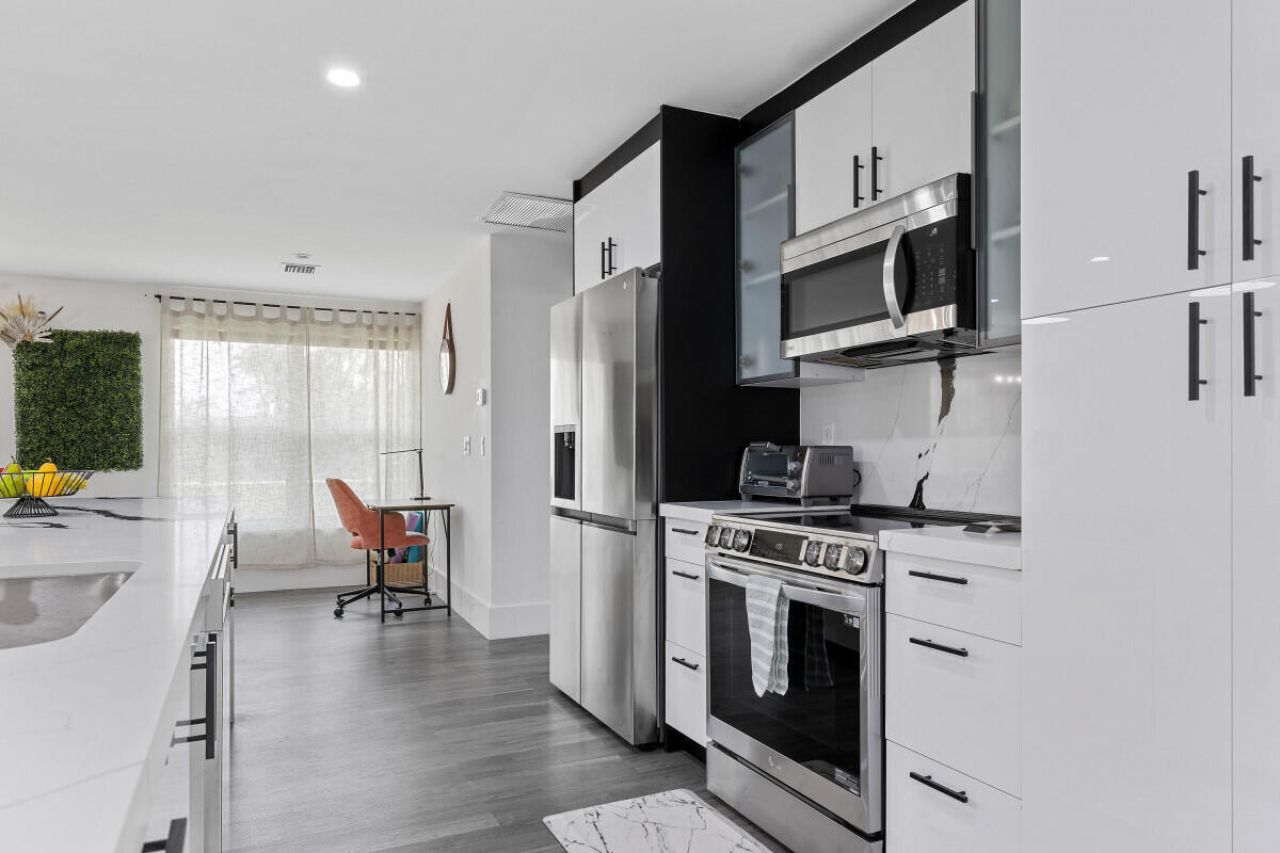 1456 Cross Way, West Palm Beach, FL 33401 Photo