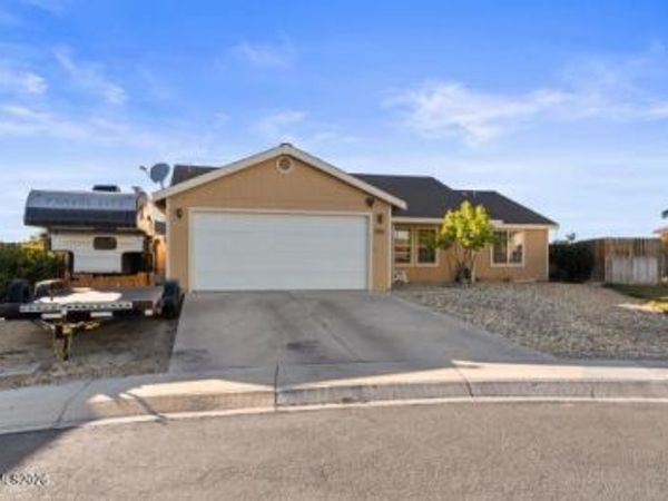 552 Spur Court, Fernley, NV 89408