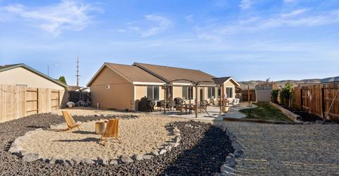 552 Spur Court, Fernley, NV 89408 Photo