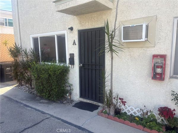 2800 Thornton Avenue, Unit A, Burbank, CA 91504