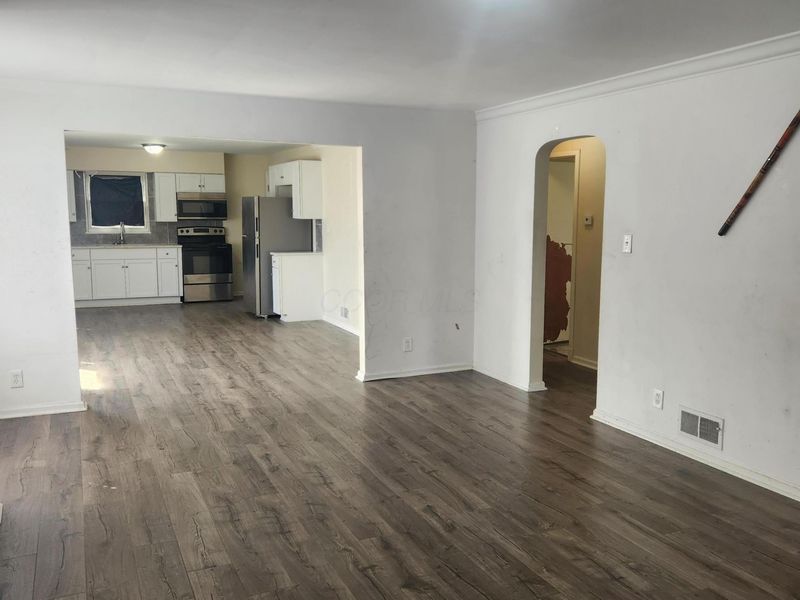 3270 E Livingston Avenue, Columbus, OH 43227 Photo 5