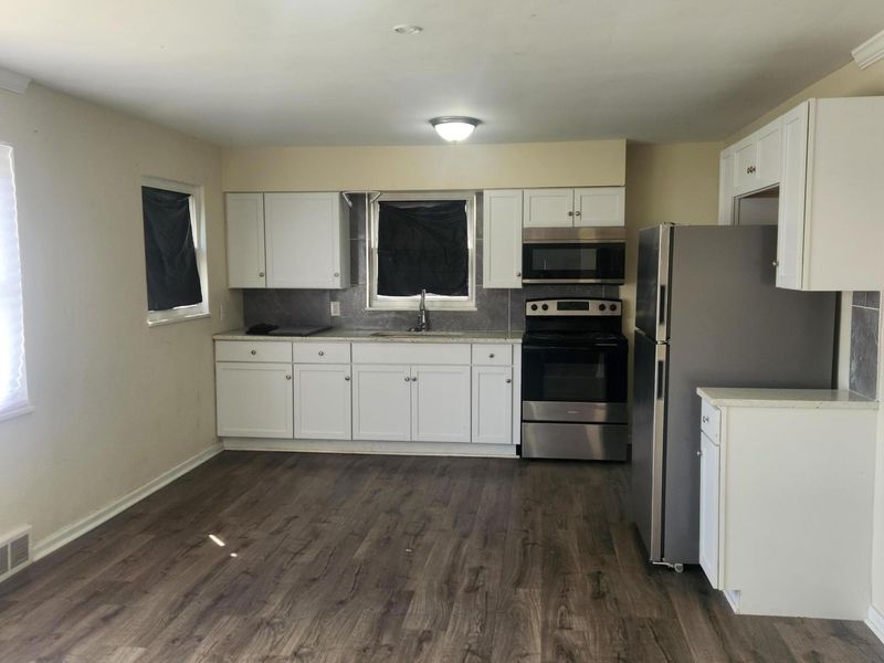 3270 E Livingston Avenue, Columbus, OH 43227 Photo 7