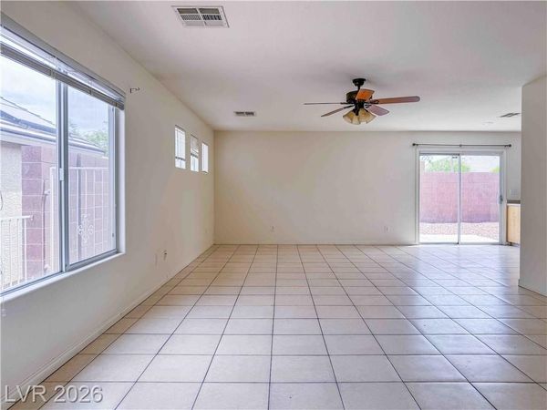10633 Foggy Glen Avenue , Las Vegas, NV 89135