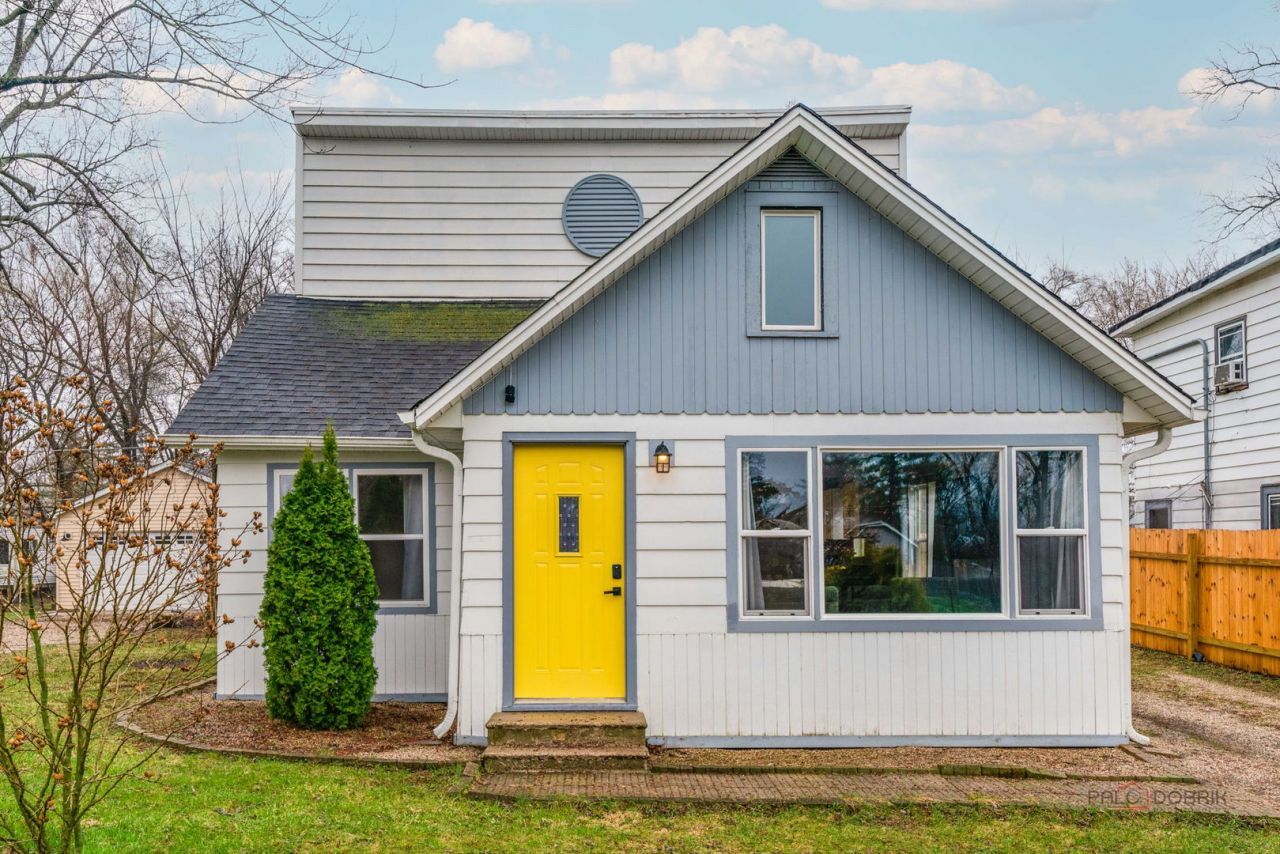 25067 W Petite Avenue, Antioch, IL 60002 Main Photo