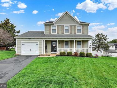 307 COTTONWOOD LANE, NEW HOLLAND, PA 17557