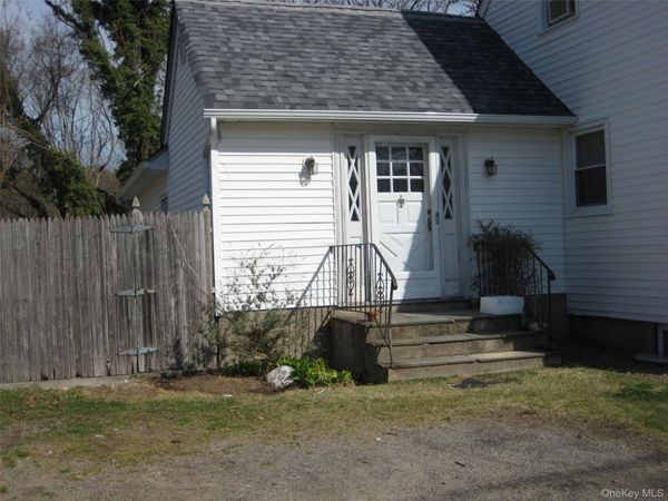 117 Blydenburg Avenue, Unit B, Smithtown, NY 11787