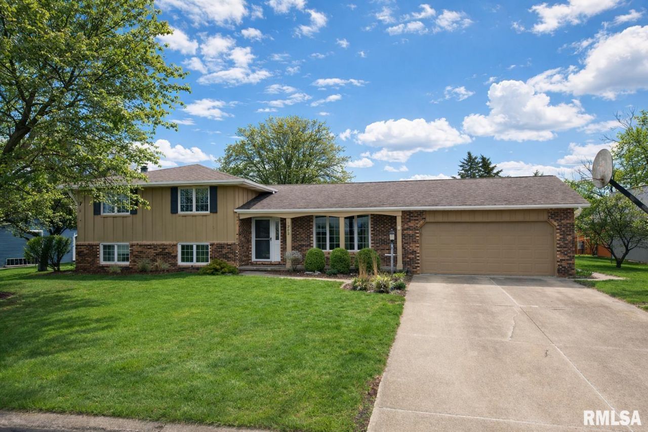 1202 Arthur Lane, Metamora, IL 61548 Main Photo