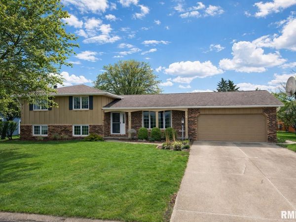 1202 ARTHUR Lane, Metamora, IL 61548