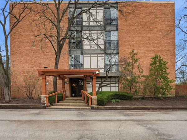 1833 Four Lakes Avenue , Unit 3F, Lisle, IL 60532