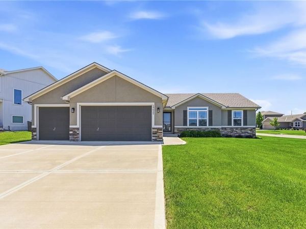 19625 W 197th Street, Spring Hill, KS 66083