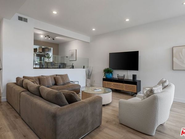 17165 Palisades Circle, Pacific Palisades, CA 90272