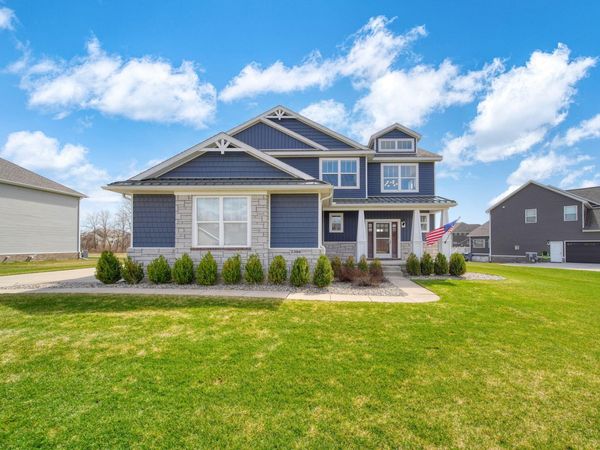 2399 Walnut View Drive, Howell, MI 48855