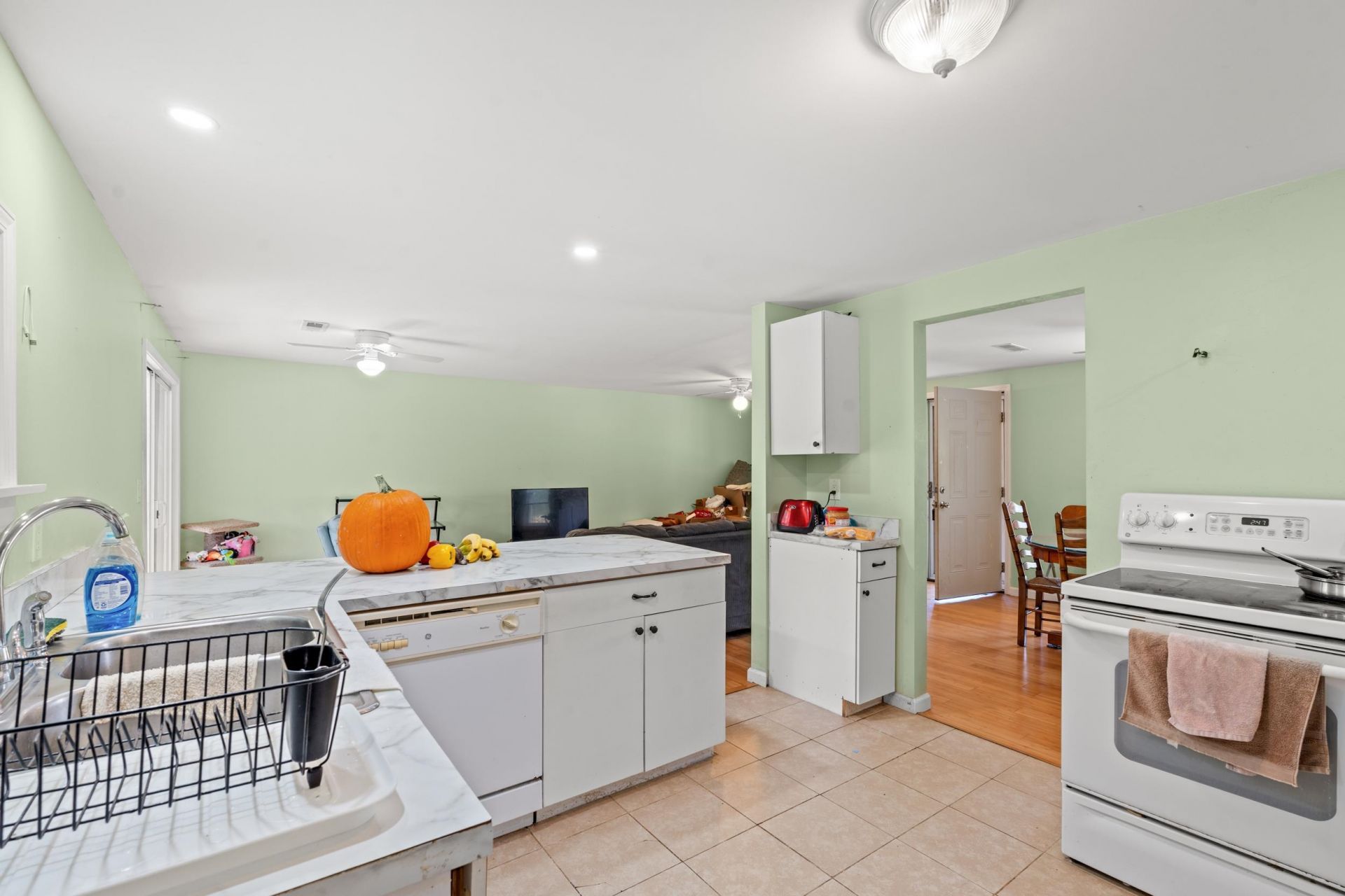 4661 Quiet Ave. Photo 5