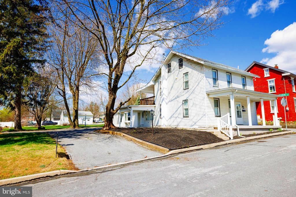 222 N Market Avenue, Mount Joy, PA 17552 Main Photo