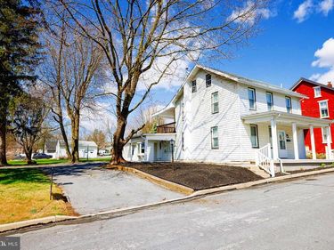 222 N MARKET AVENUE, MOUNT JOY, PA 17552