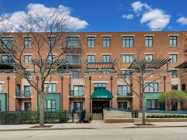 131 W Adelaide Street, Unit 310, Elmhurst, IL 60126