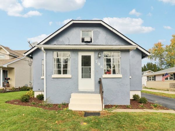 796 Parkway Avenue , Elgin, IL 60120