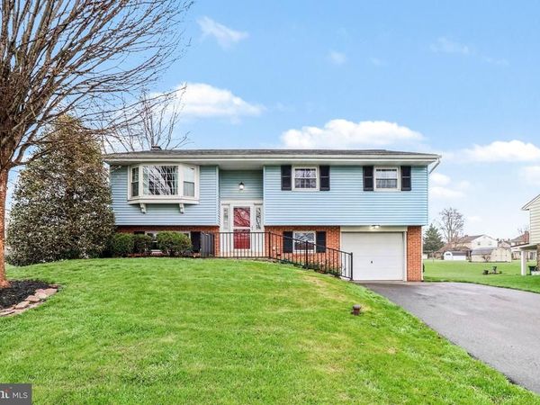 2225 BROCKTON ROAD, LANCASTER, PA 17601