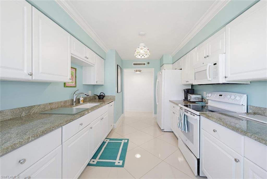 6000 Pelican Bay Blvd N, Unit C203, Naples, FL 34108 Photo