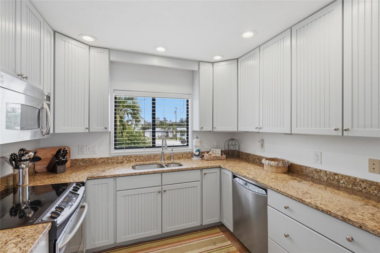 727 Jacaranda Road, Anna Maria, FL 34216 Photo