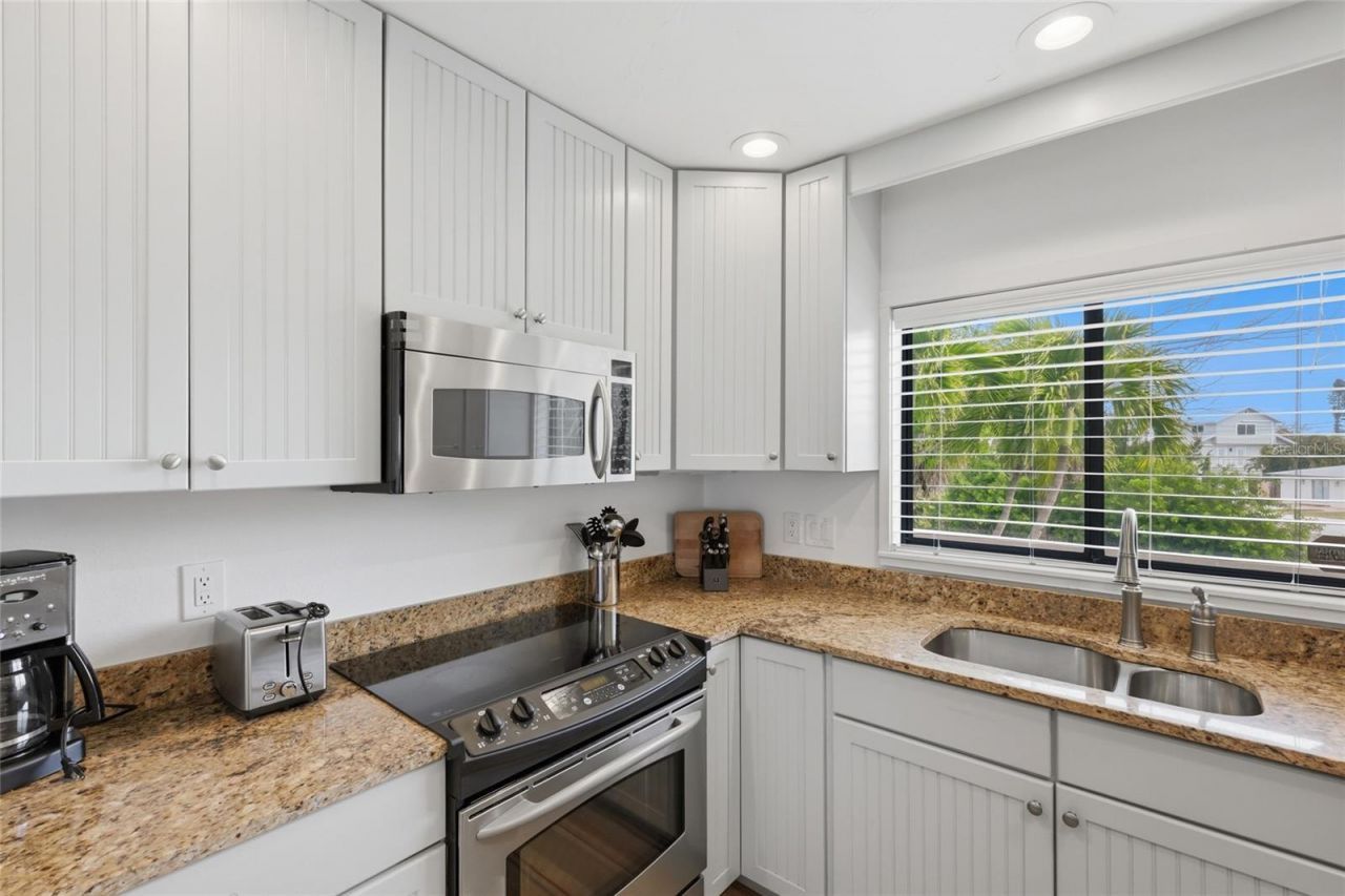 727 Jacaranda Road, Anna Maria, FL 34216 Photo