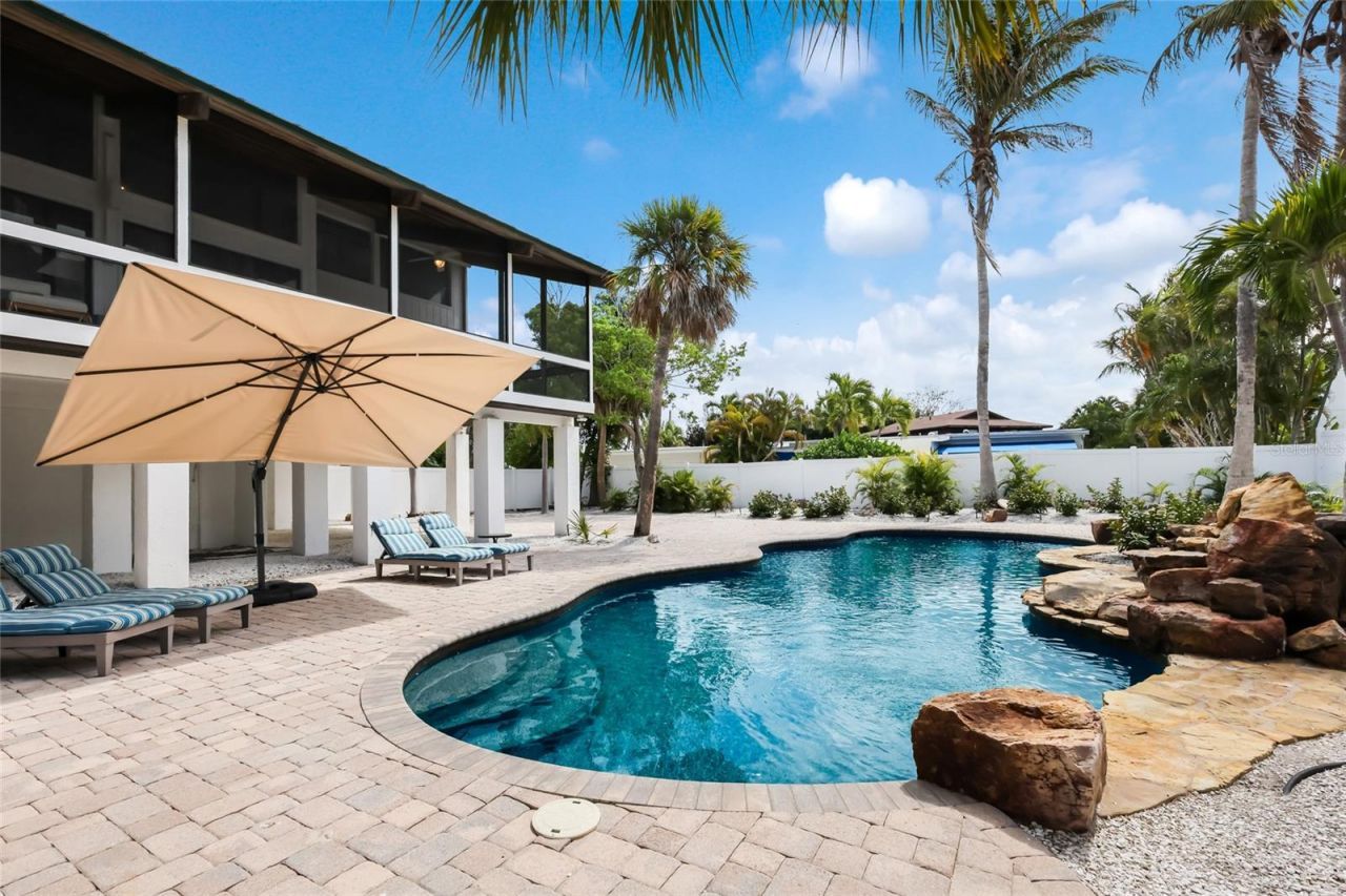 727 Jacaranda Road, Anna Maria, FL 34216 Photo