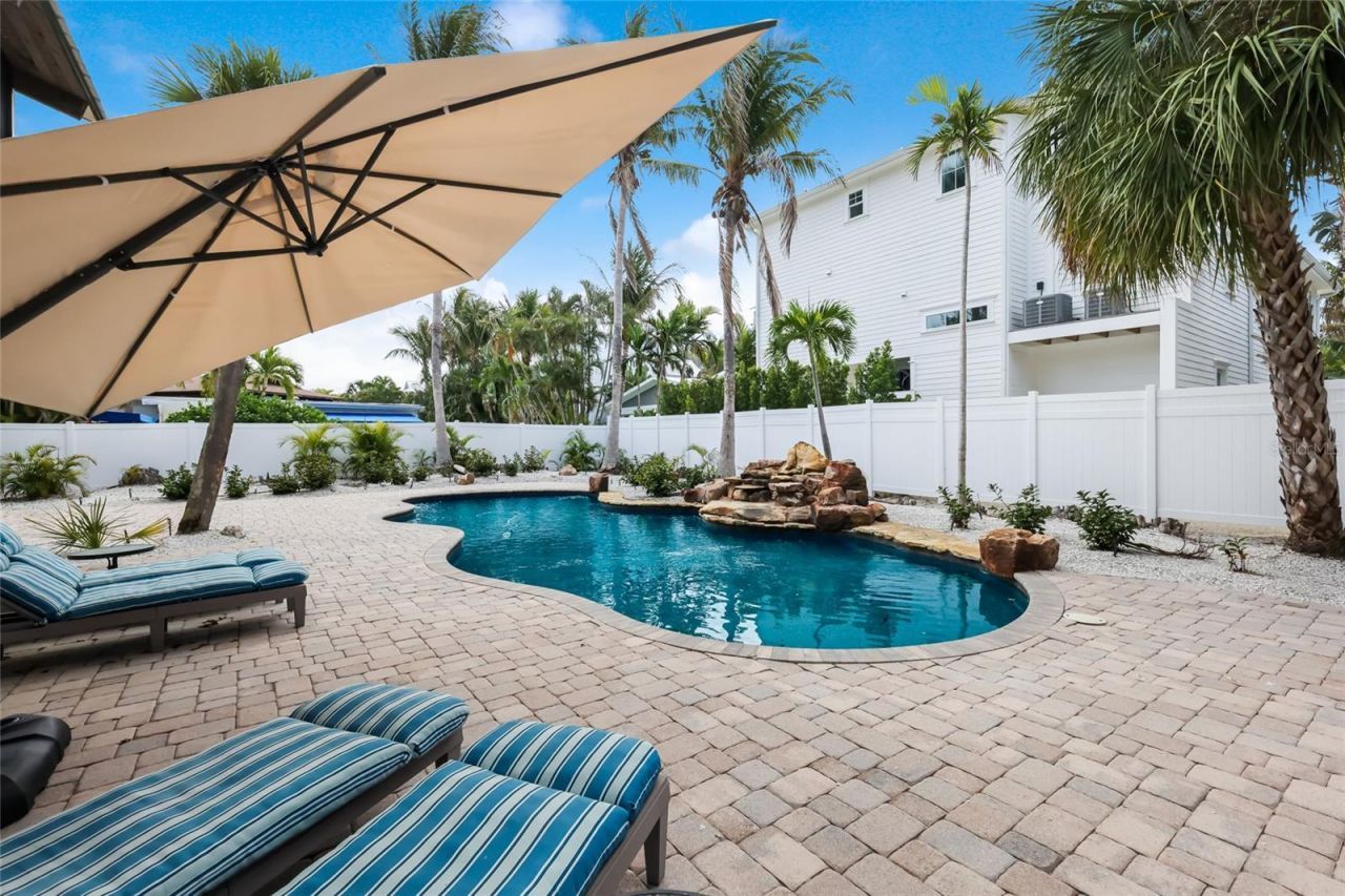 727 Jacaranda Road, Anna Maria, FL 34216 Photo