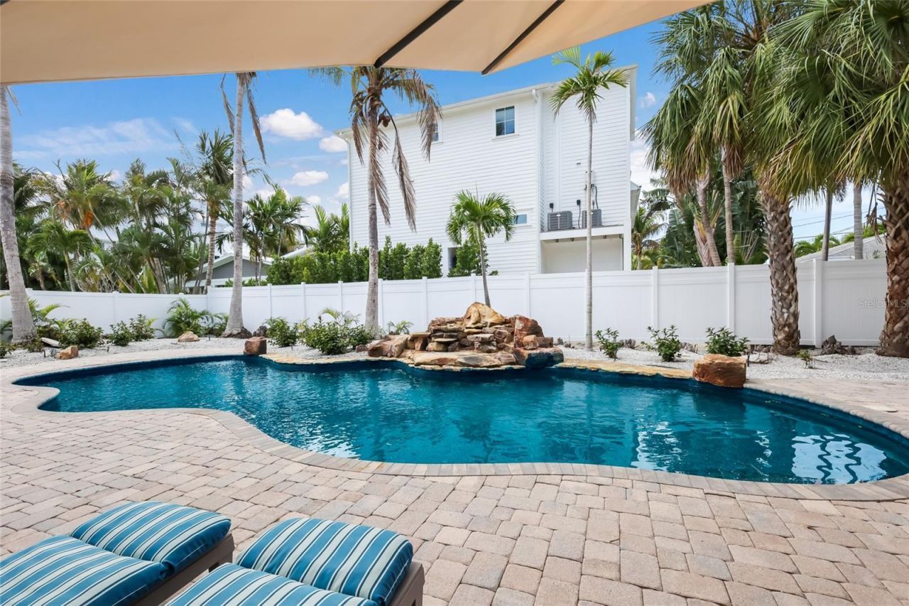 727 Jacaranda Road, Anna Maria, FL 34216 Photo