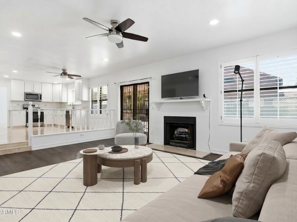 7813 W DREYFUS Drive, Peoria, AZ 85381