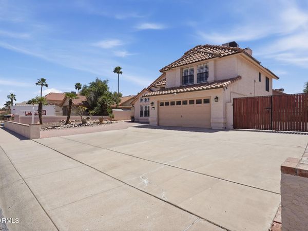 7813 W DREYFUS Drive, Peoria, AZ 85381